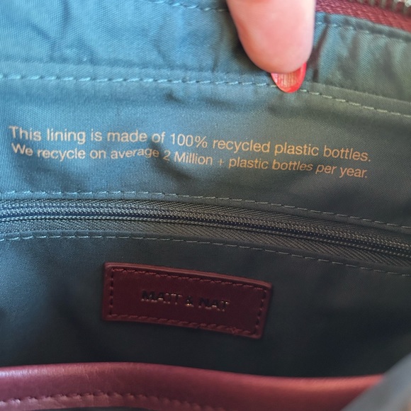 Matt & Nat Vegan Crossbody bag - EUC - Picture 3 of 3